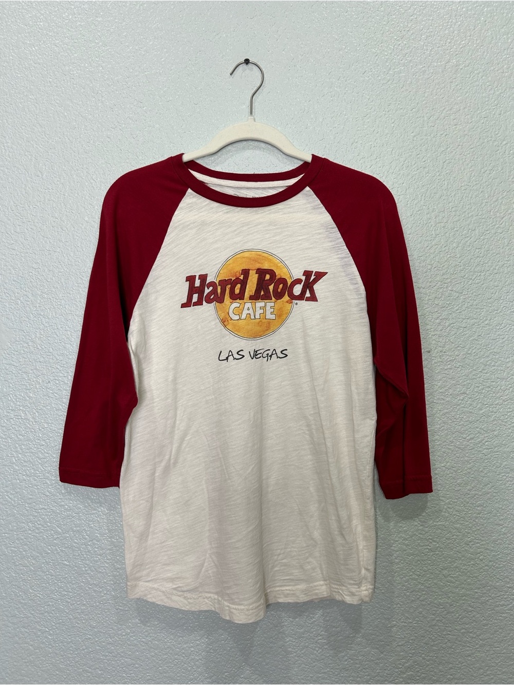 Hard Rock Cafe White & Burgundy Raglan Three-Quarter Sleeve Tee